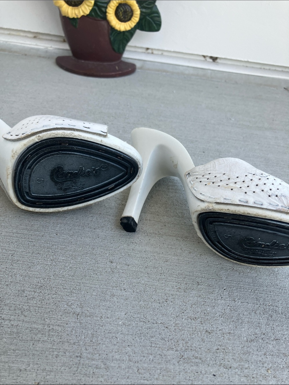 Vintage 80s Candie’s Slip On Open Toe Bright White Stiletto Heels AS IS - Picture 7 of 7